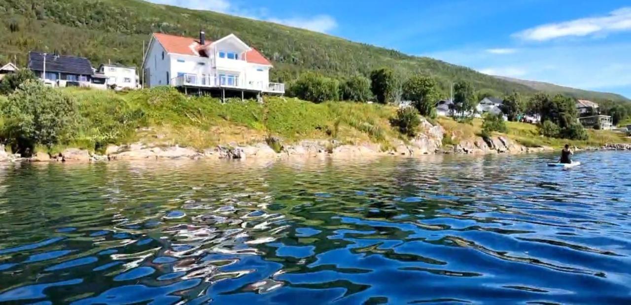 Вилла Kaldfjord Sea House Тромсё Экстерьер фото