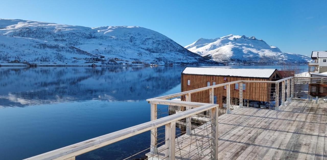 Вилла Kaldfjord Sea House Тромсё Экстерьер фото
