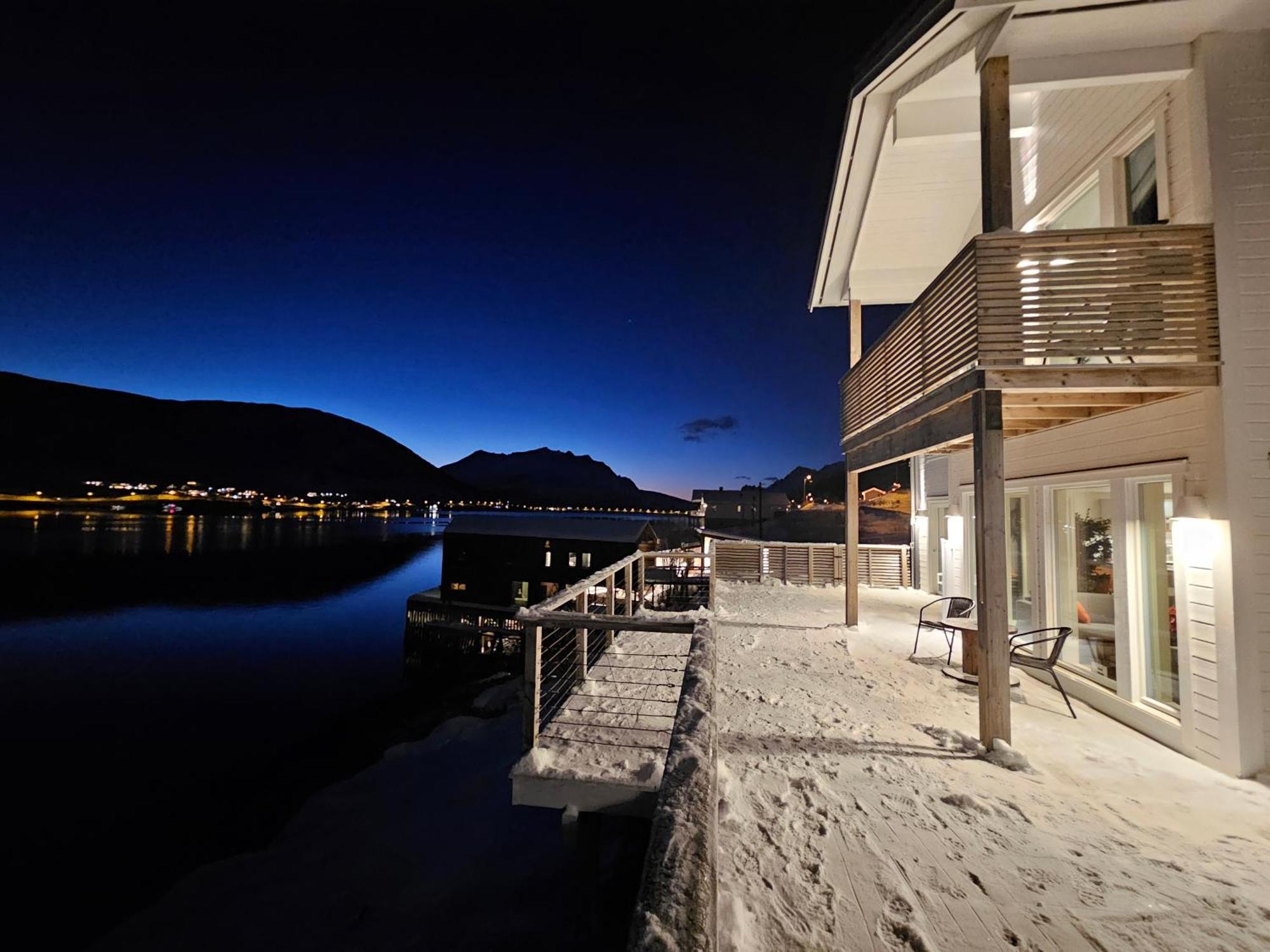 Вилла Kaldfjord Sea House Тромсё Экстерьер фото