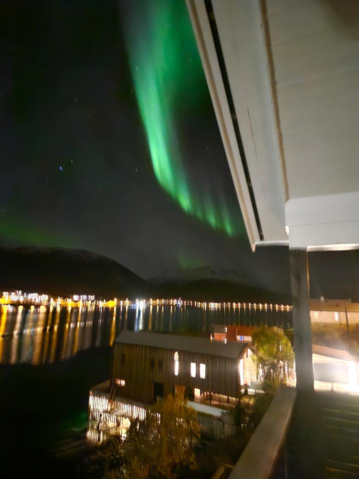 Вилла Kaldfjord Sea House Тромсё Экстерьер фото
