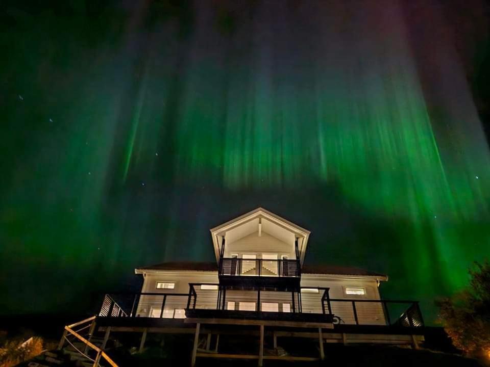 Вилла Kaldfjord Sea House Тромсё Экстерьер фото