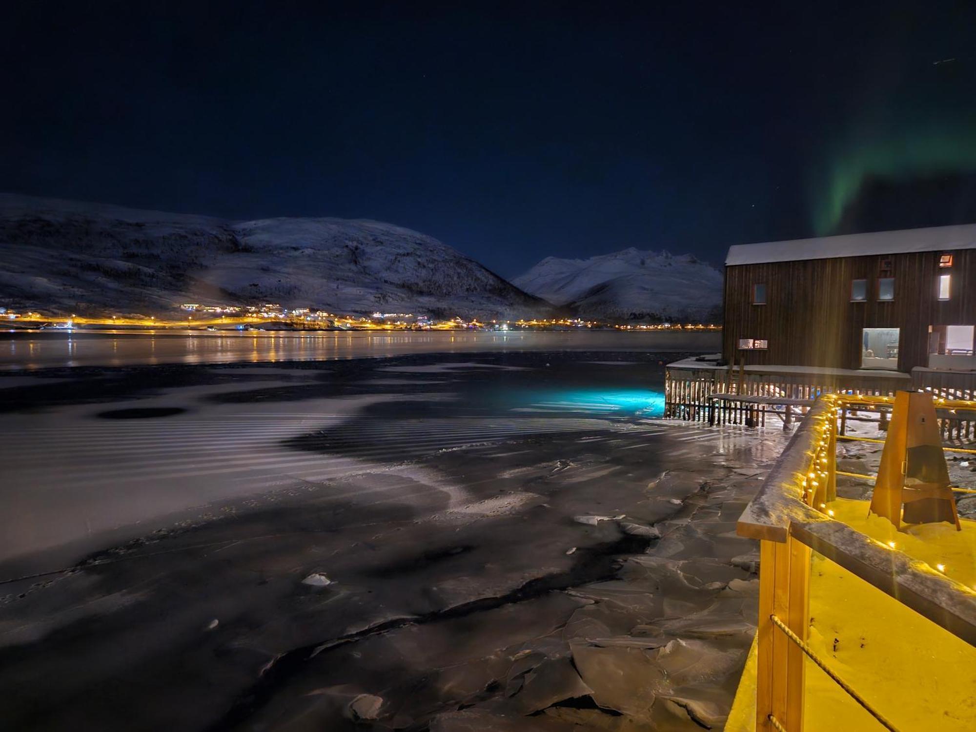Вилла Kaldfjord Sea House Тромсё Экстерьер фото